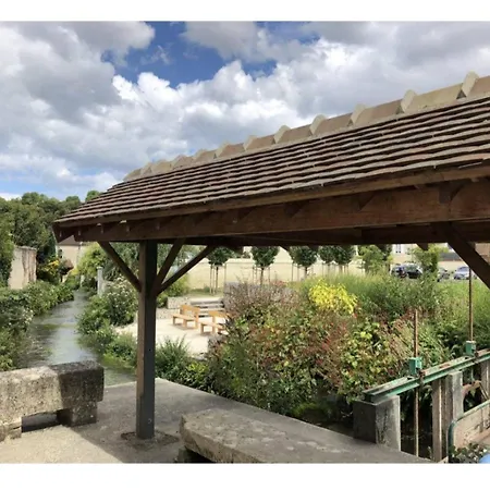 Logement Cosy Parking Prive Situe Au Coeur Du Village Reviers Extérieur photo