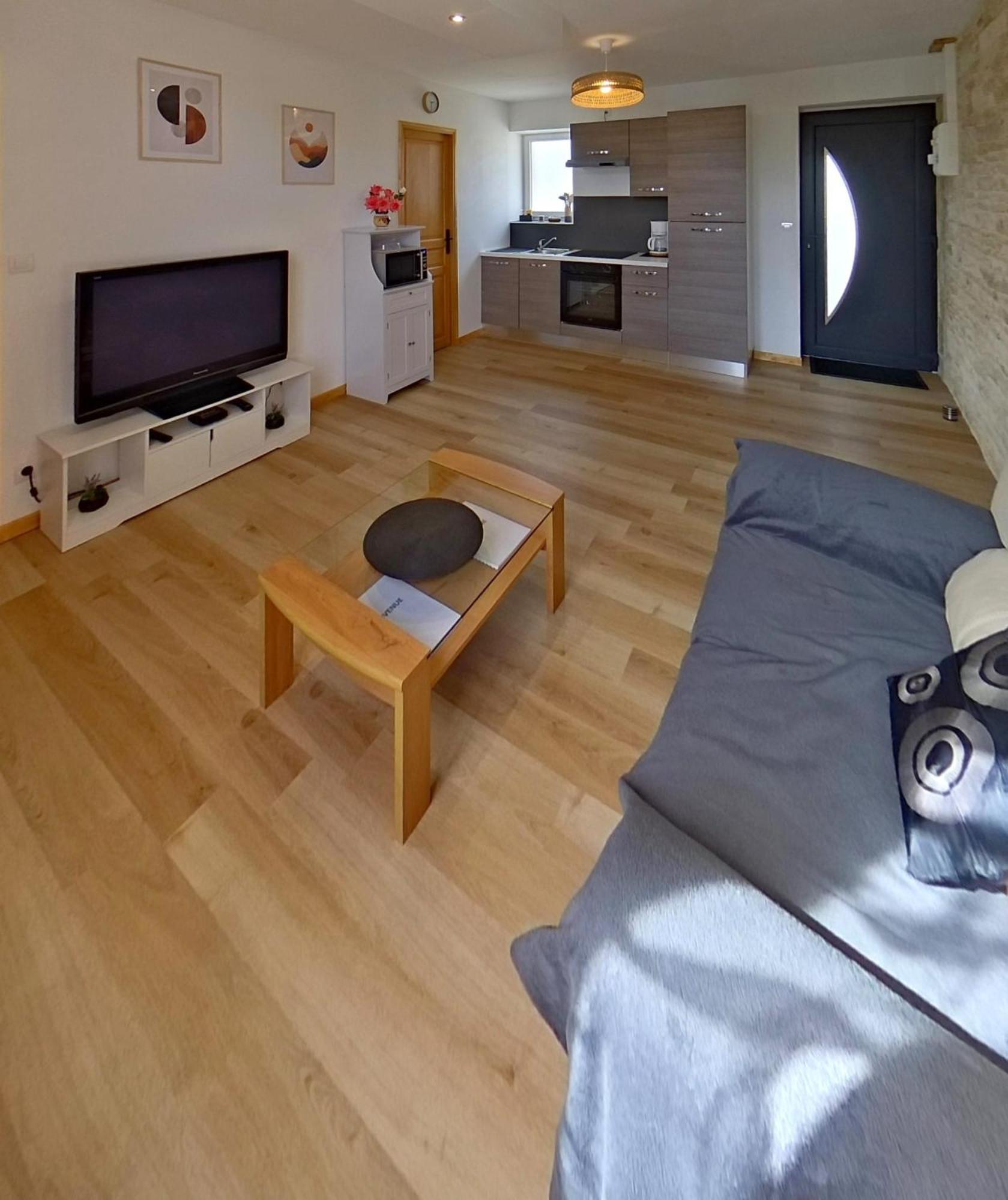Cosy Parking Prive Situe Au Coeur Du Village Apartment Reviers